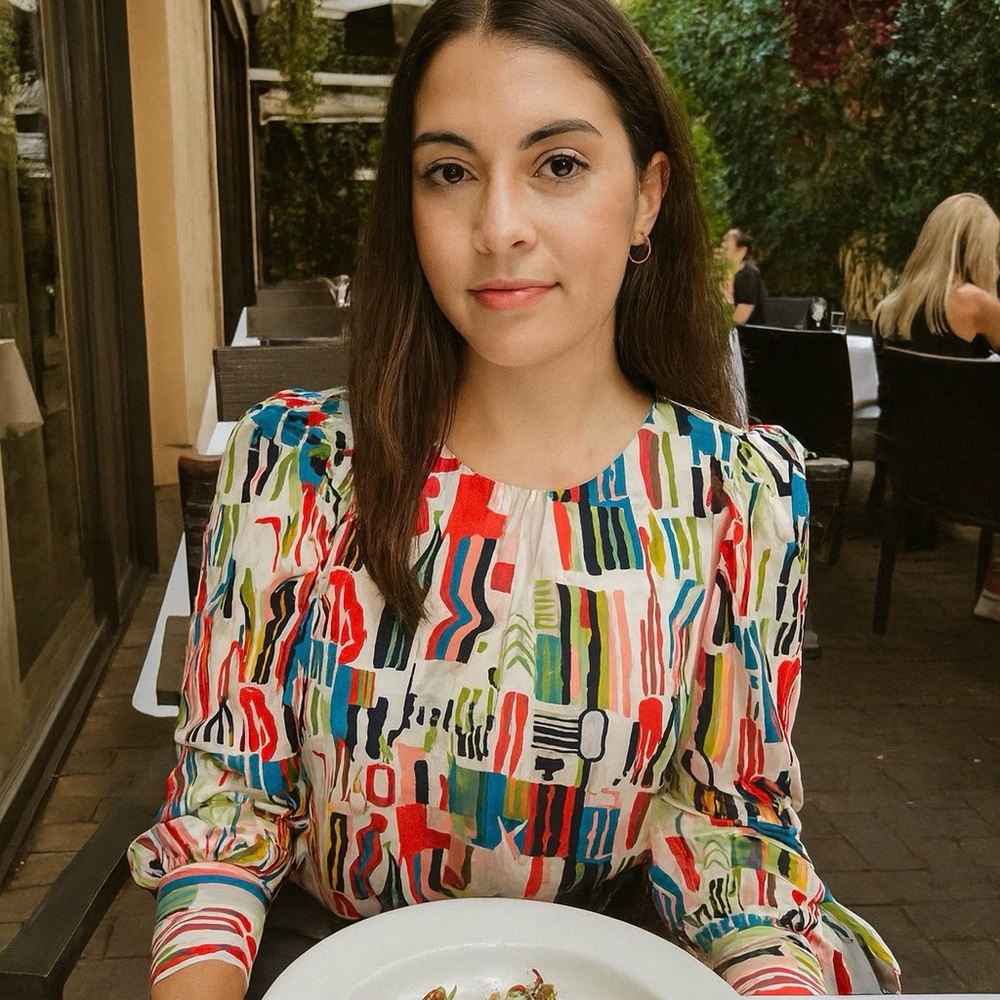 Crosby by Mollie Burch Fall top with a‎ multi-colored abstract print Size L